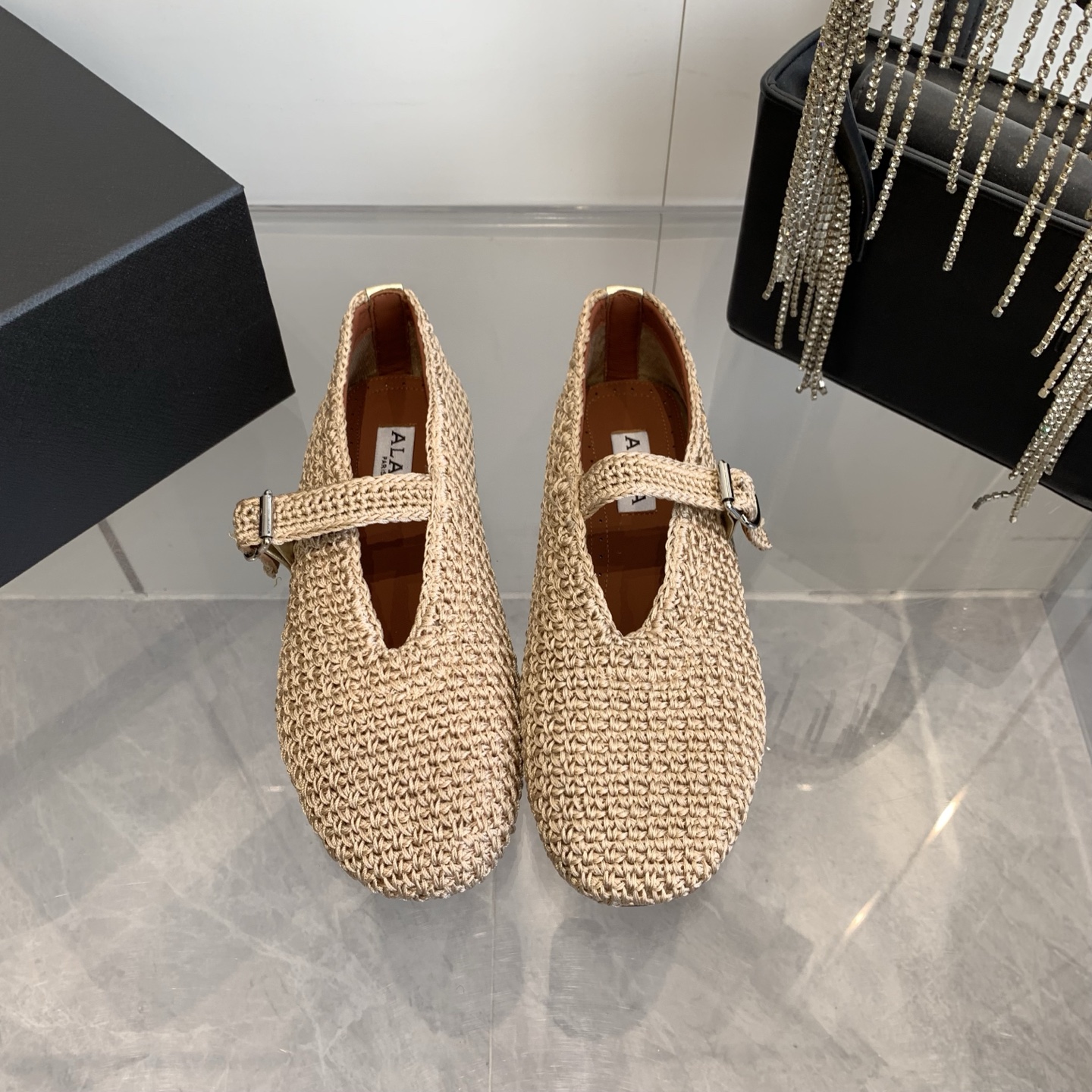 ALAIA 25AW Ballet Flats - French Elegance, Sweet & Cool Style 3 i1740554842588 4081 0 0