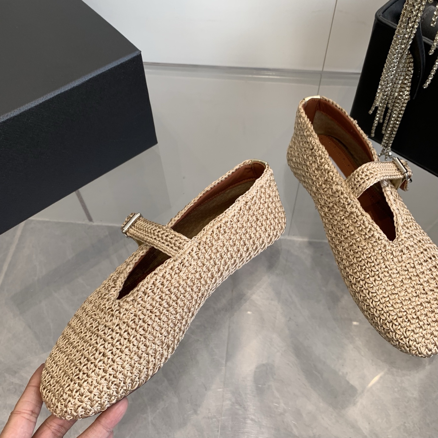 ALAIA 25AW Ballet Flats - French Elegance, Sweet & Cool Style 5 i1740554842626 4410 0 3