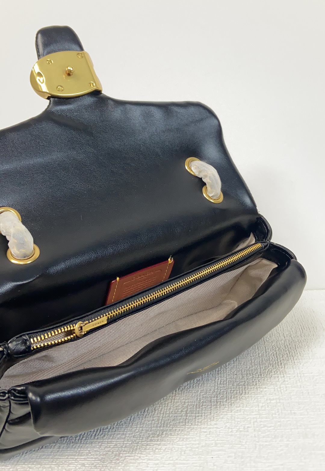 Coach Coach 2月新品 CP150 Quilting Tabby珩缝工艺的链条tabby 酷酷的暗黑扣
