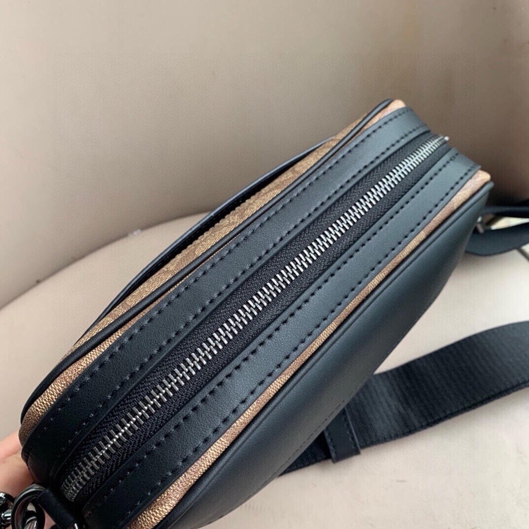 Coach C家 新款条纹 男士相机包小方包 老花 Graham Crossbody 通勤单肩斜挎包 胸包、还可以当手包使用～ 潮男 百搭