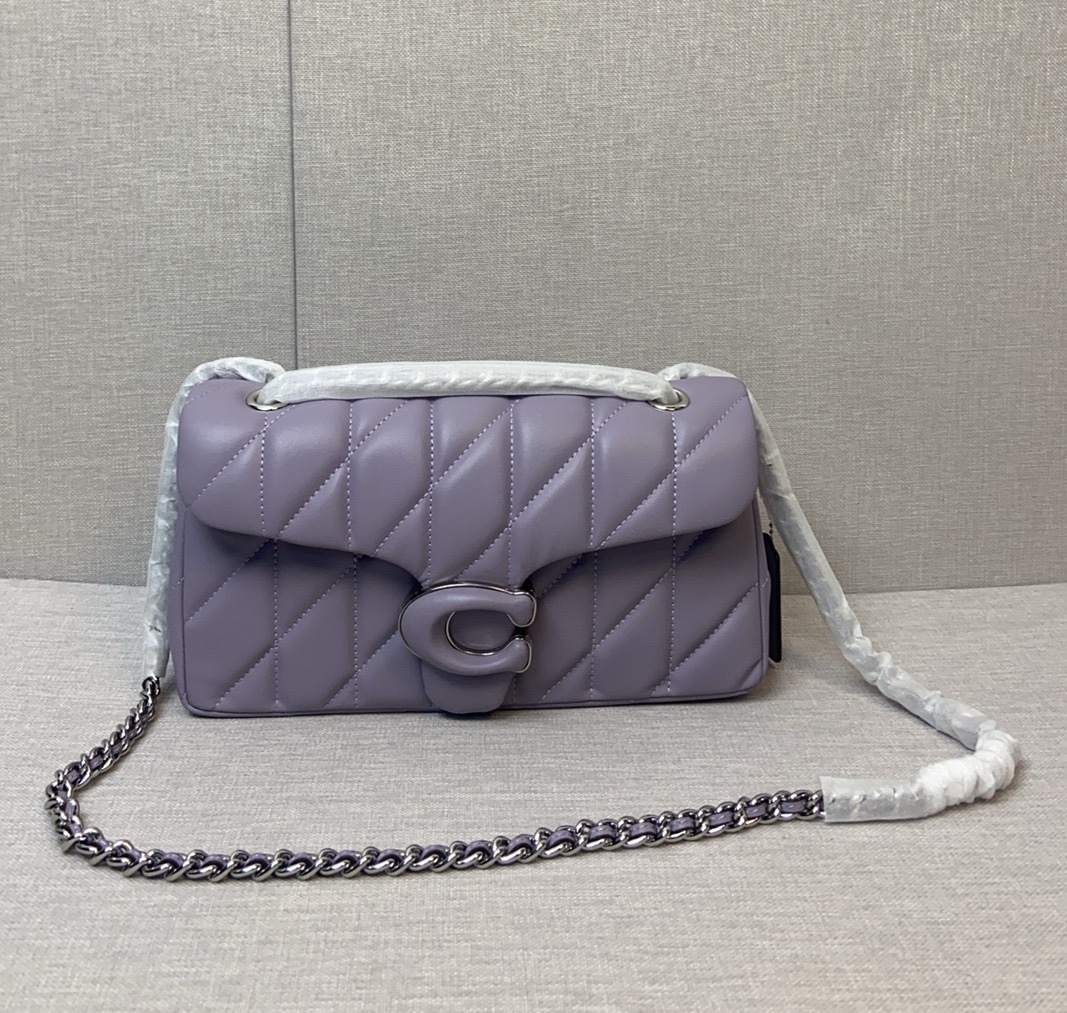 Coach 新品 CP210 CP207 Quilting Tabby珩缝工艺的链条tabby 酷酷的暗黑扣低调又高级的银色扣