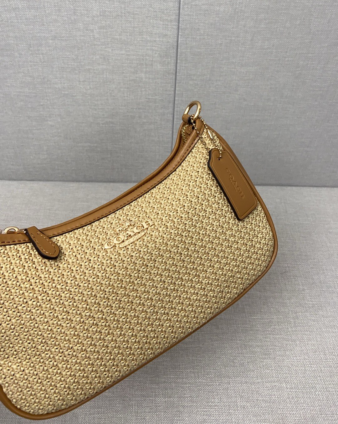 Coach ～5月新品 Coach CR350 玩转这个夏天Soft 有氛围感夏日去度假海边拍照非常出片应景触感