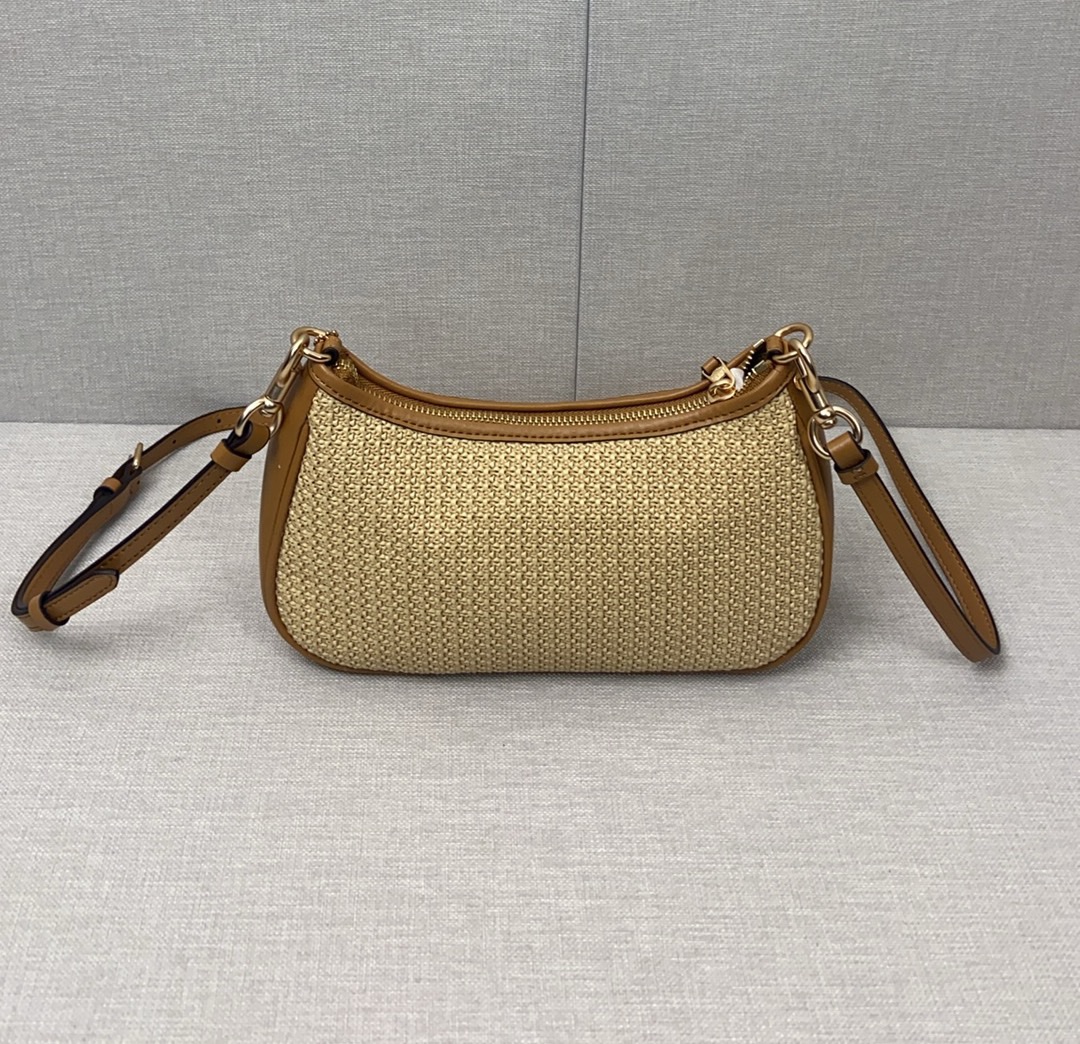 Coach ～5月新品 Coach CR350 玩转这个夏天Soft 有氛围感夏日去度假海边拍照非常出片应景触感