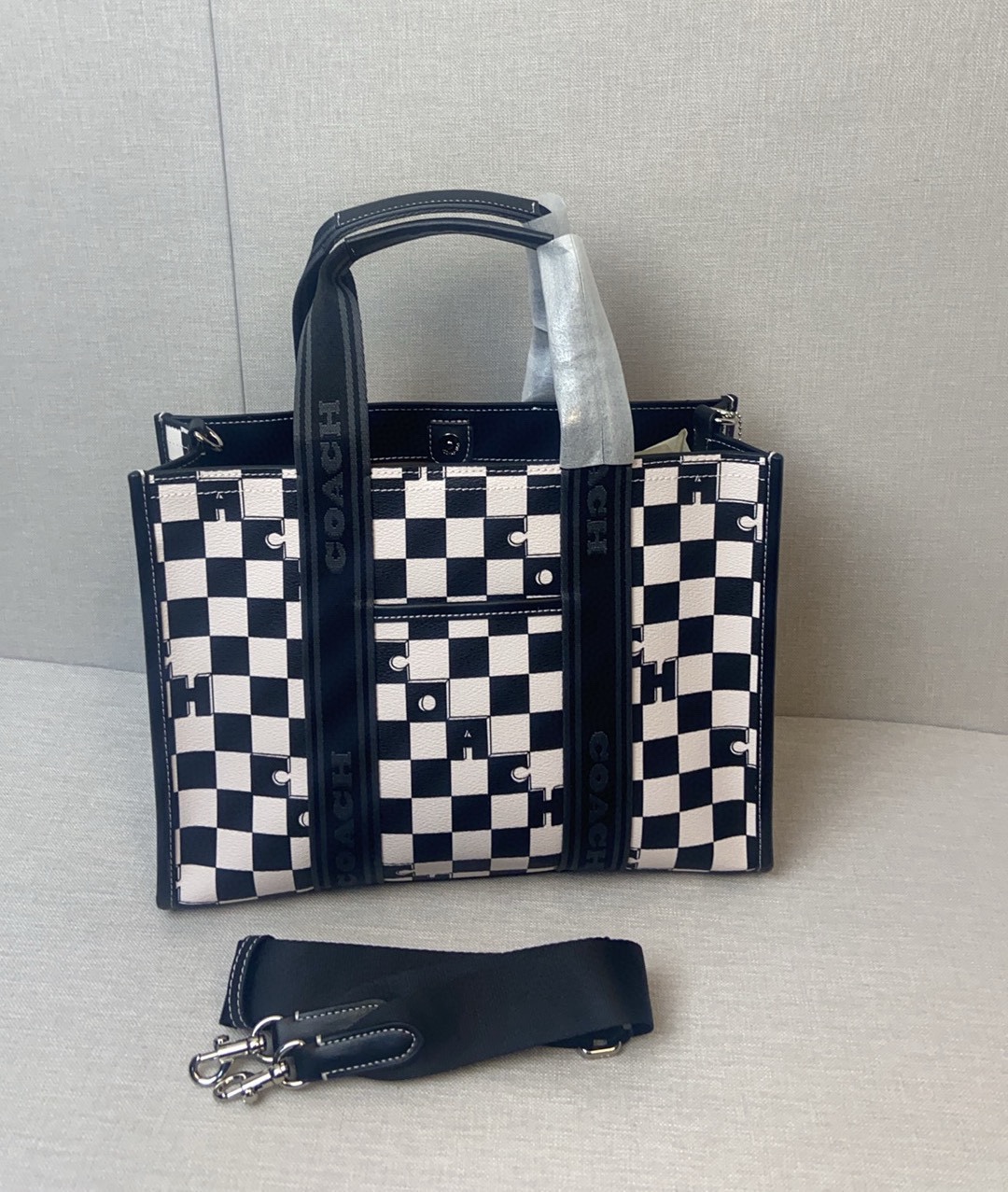 COACH | 4月新品CR101 滑板为灵感的棋盘格纹托特包