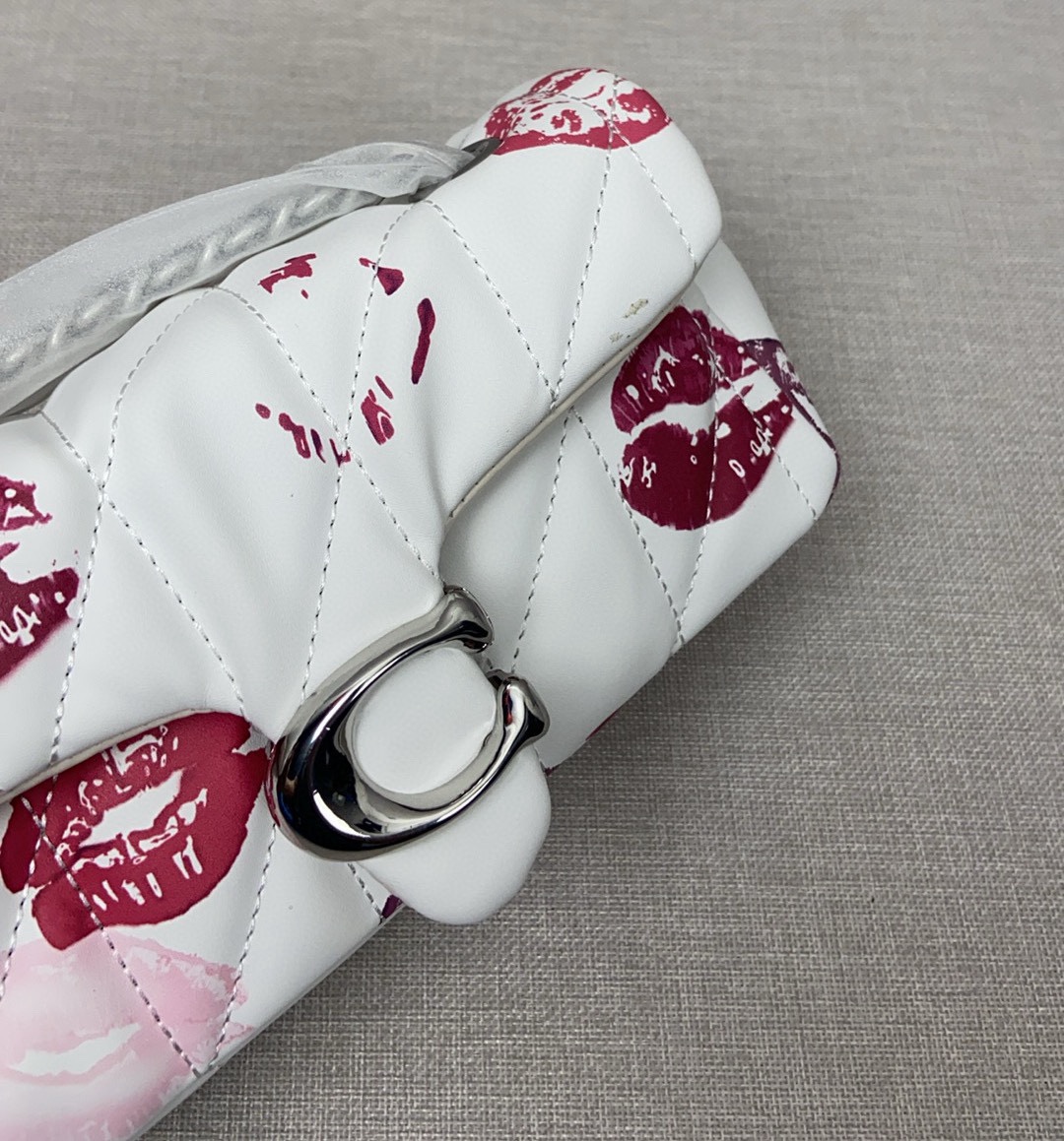 Coach Coach白色5月新品 CR114