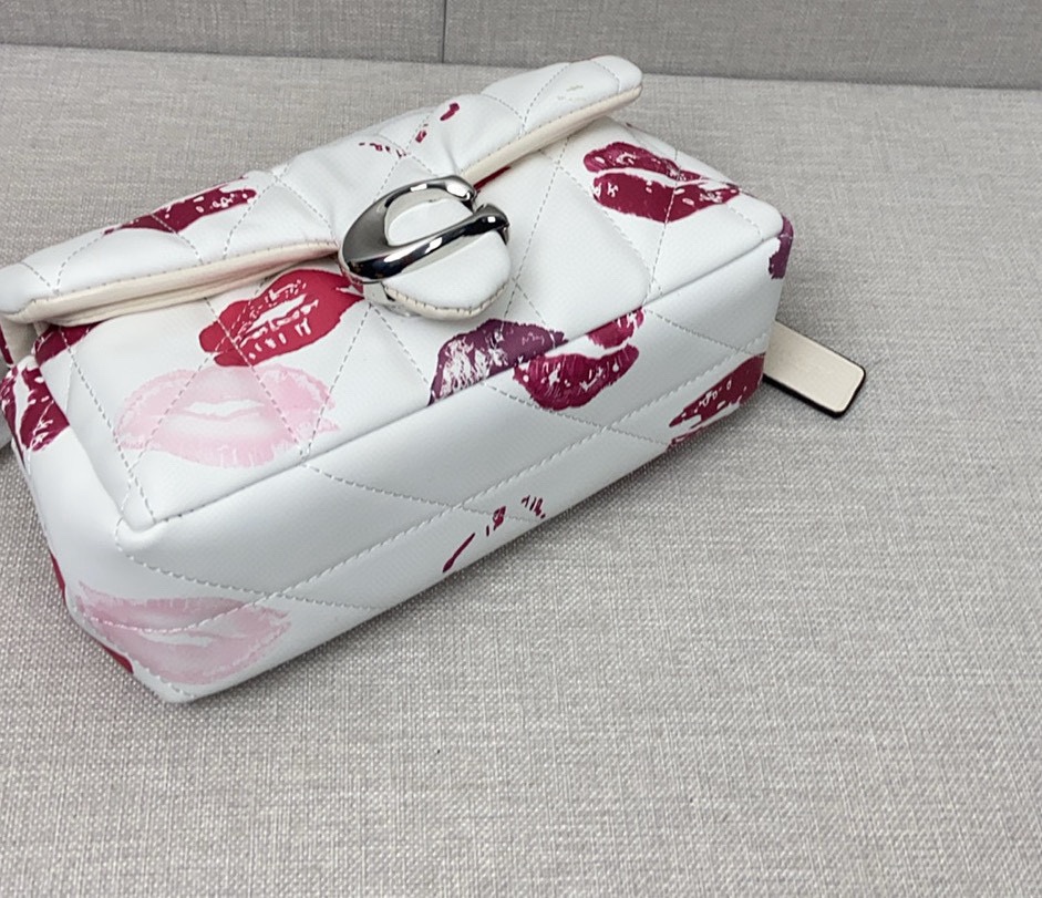Coach Coach白色5月新品 CR114
