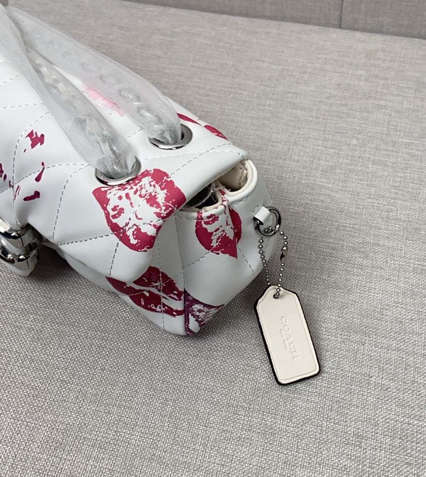 Coach Coach白色5月新品 CR114
