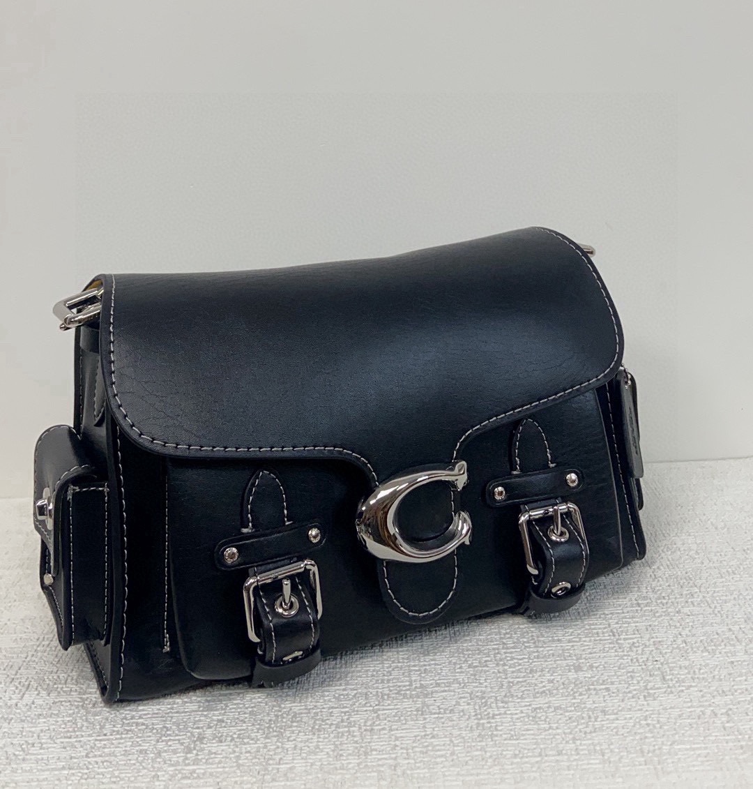 Coach 一月新品CT721 Coach也有机车风