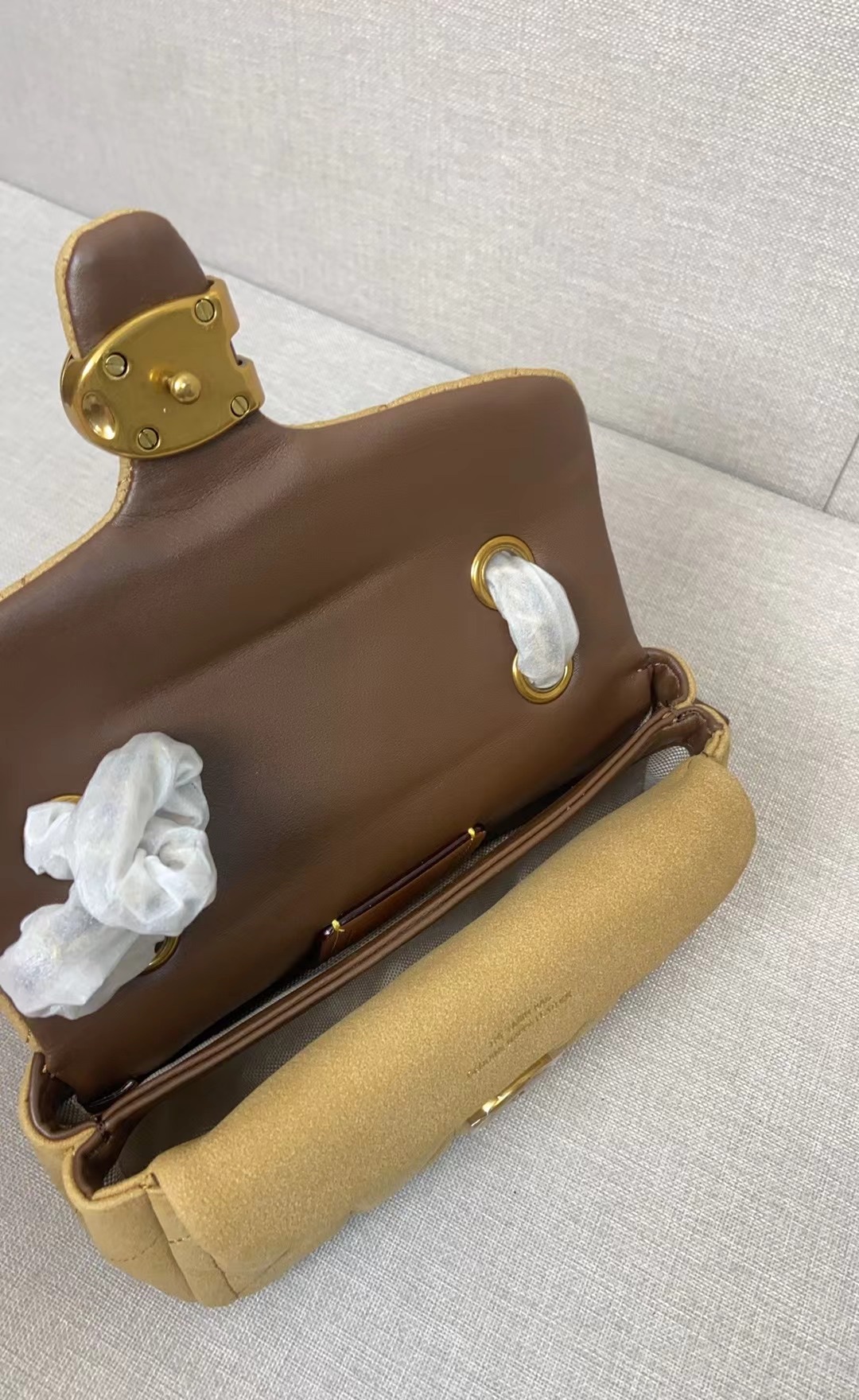 Coach Coach 2月新品 CW626 Quilting Tabby珩缝工艺的链条tabby 酷酷的暗黑扣