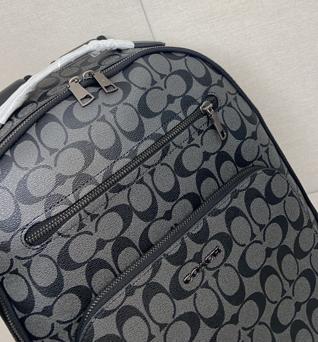 Coach CL962两色 ，双肩背包印花休闲真皮配织物2个信用卡槽2个插笔袋附拉绳扣条带内置拉链袋和多功能袋内置数码产品袋