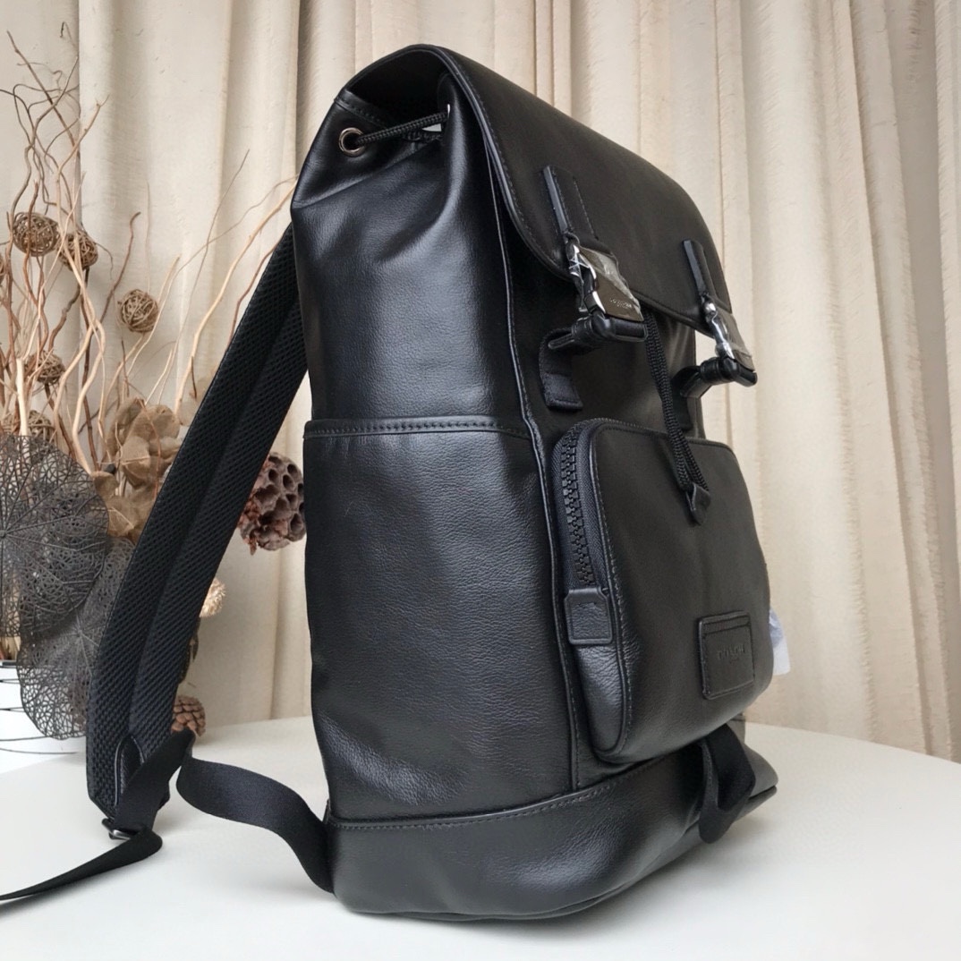 Coach coach C2710 新款男士双肩登山包 男士背包 两侧有口袋 背后贴心网状设计 100％头层牛皮