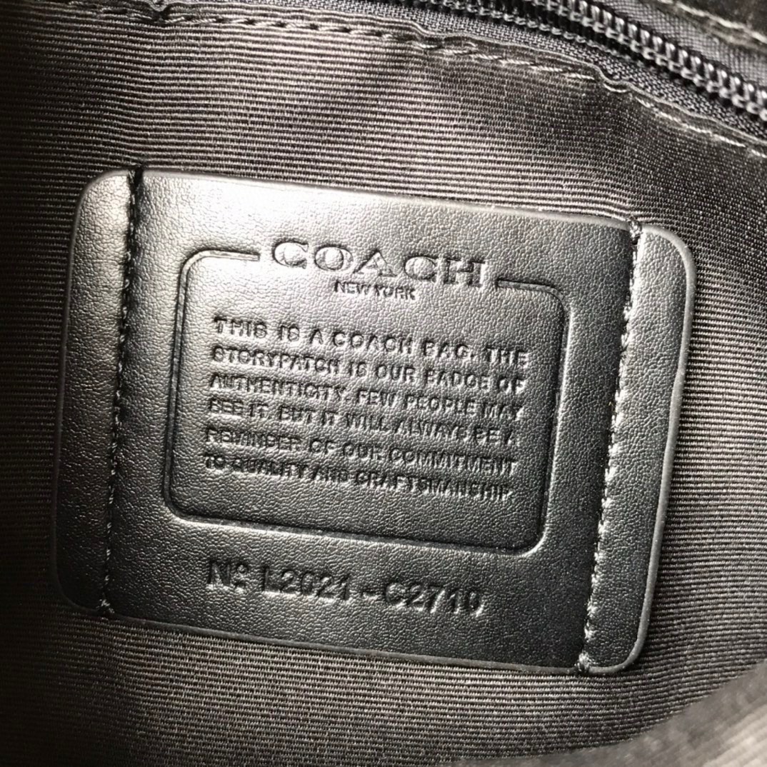 Coach coach C2710 新款男士双肩登山包 男士背包 两侧有口袋 背后贴心网状设计 100％头层牛皮