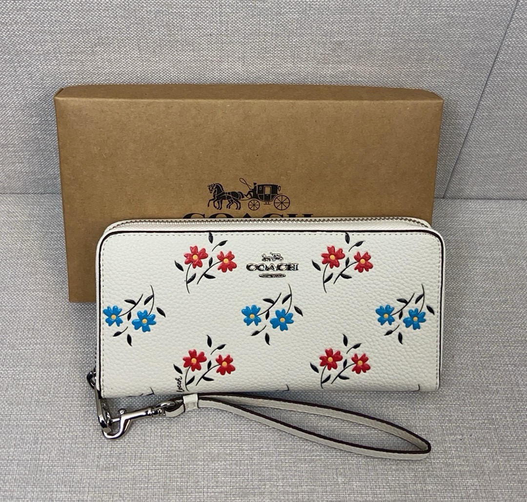 Coach Coach nolita 24年新款