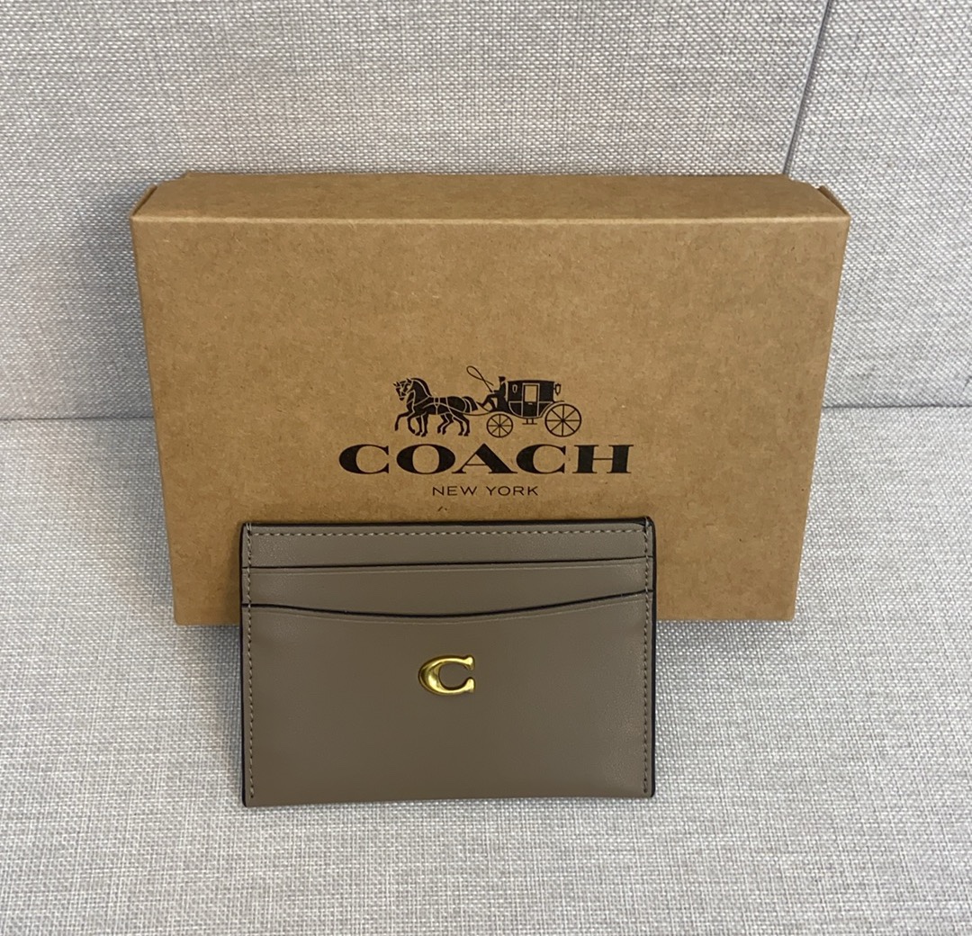 Coach 新款coach卡包cM436 CM435放零钱放卡放硬币。多功能哦。尺寸10 7左右