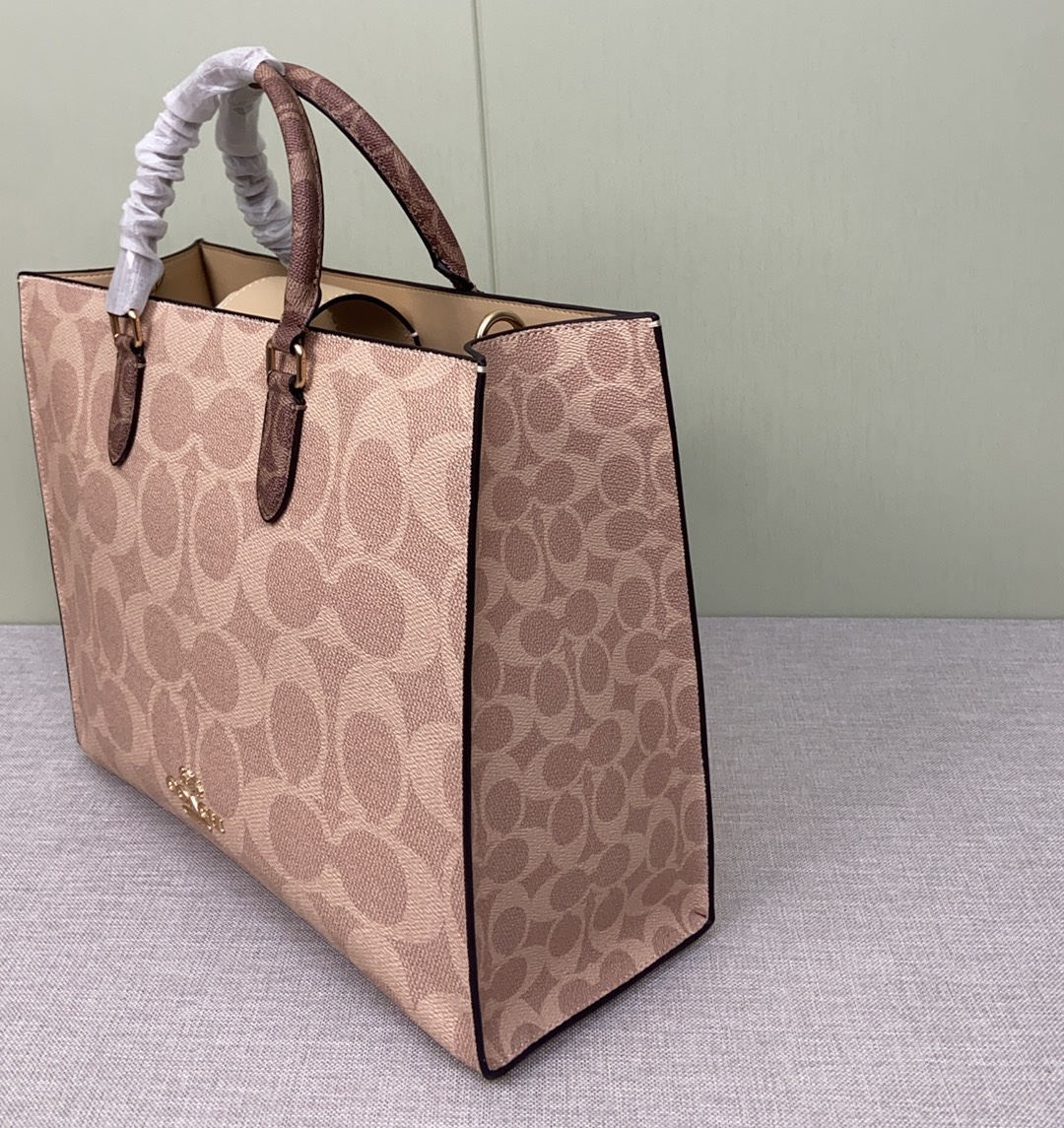 Maggie Tote シンプルデザインの多機能トートバッグ