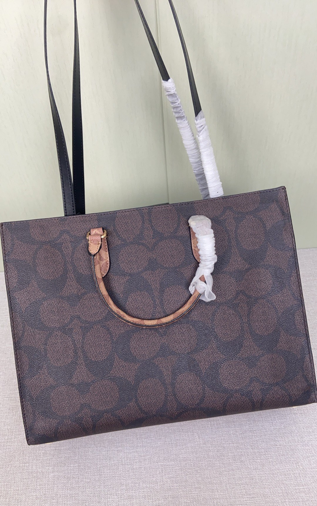 Maggie Tote シンプルデザインのトートバッグ - 2wayスタイル