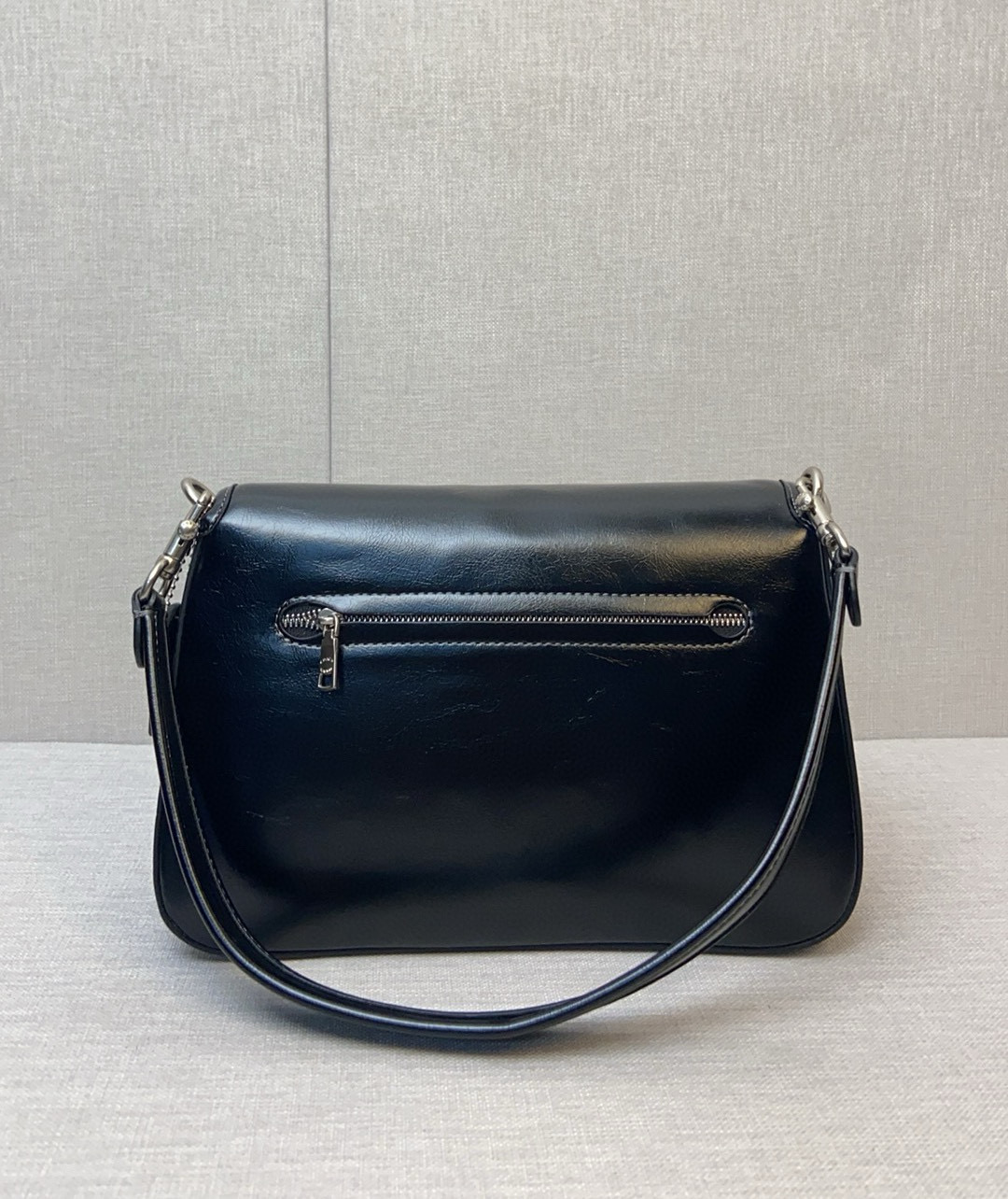 Coach Coach四月新品CR653 Softtabby油蜡皮真的提升质感的好手~黑色All black真的太酷辣 尺寸26/16
