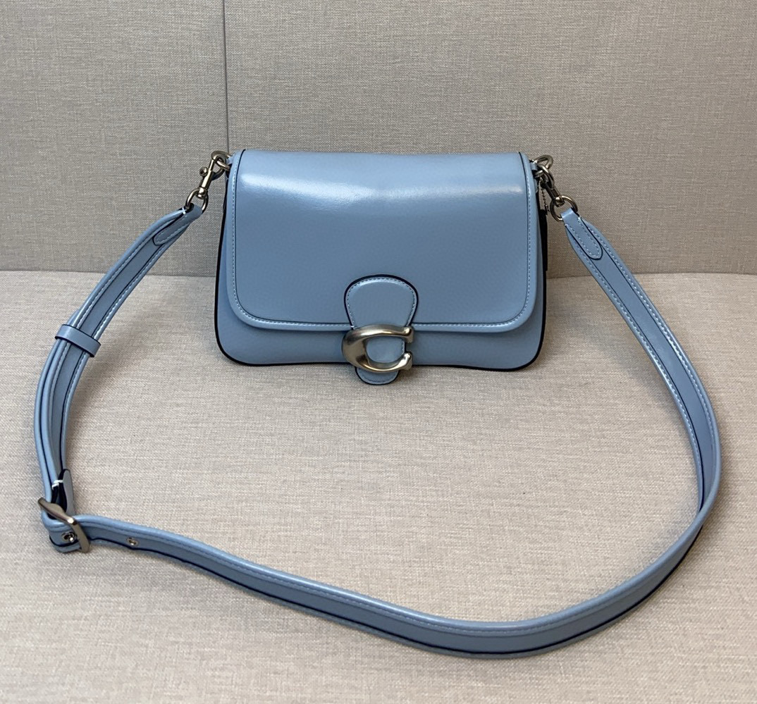 Coach Coach四月新品CR653 Softtabby油蜡皮真的提升质感的好手~黑色All black真的太酷辣 尺寸26/16