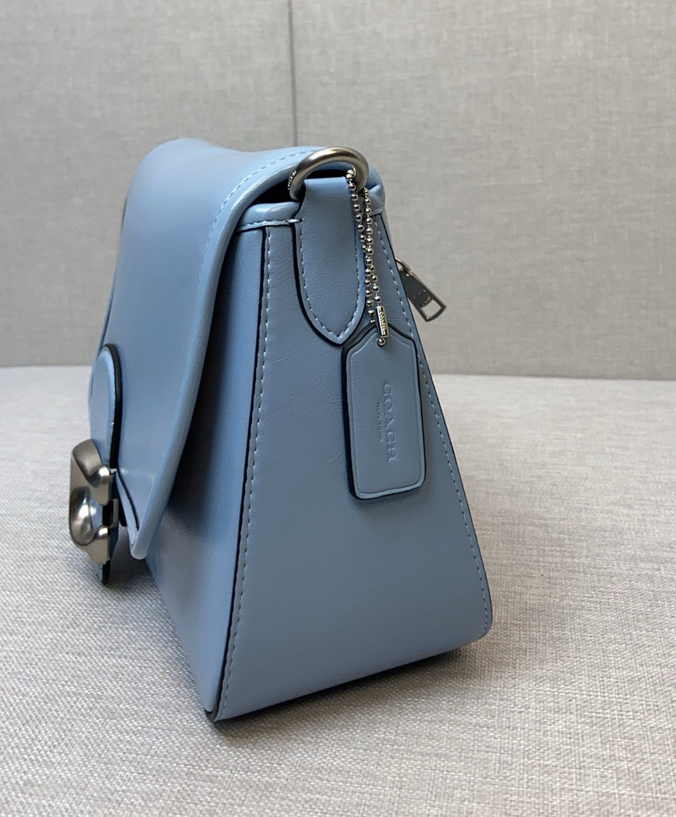 Coach Coach四月新品CR653 Softtabby油蜡皮真的提升质感的好手~黑色All black真的太酷辣 尺寸26/16