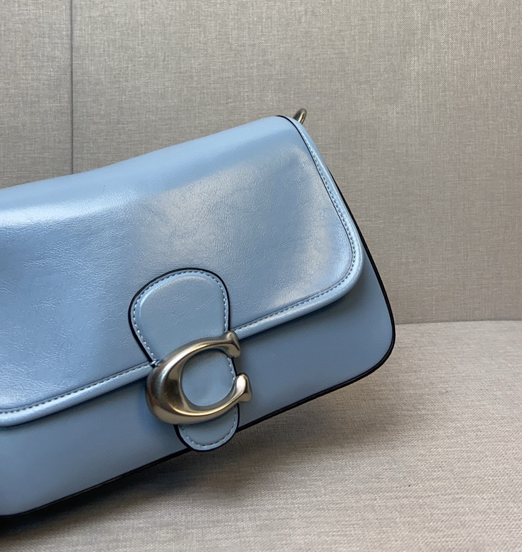Coach Coach四月新品CR653 Softtabby油蜡皮真的提升质感的好手~黑色All black真的太酷辣 尺寸26/16