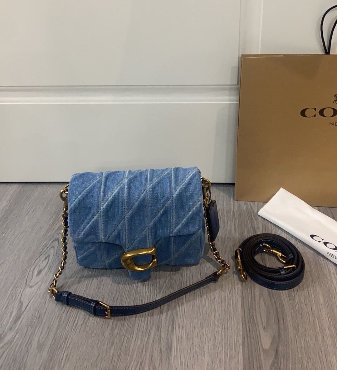 New Coach square bag | CAL94 Denim lovers rejoice! If you love denim material, check out the new Coach denim version of the Time Square bag! It's so stylish with a perfect size for both shoulder and crossbody wear. Dimensions: 20 cm. image 1