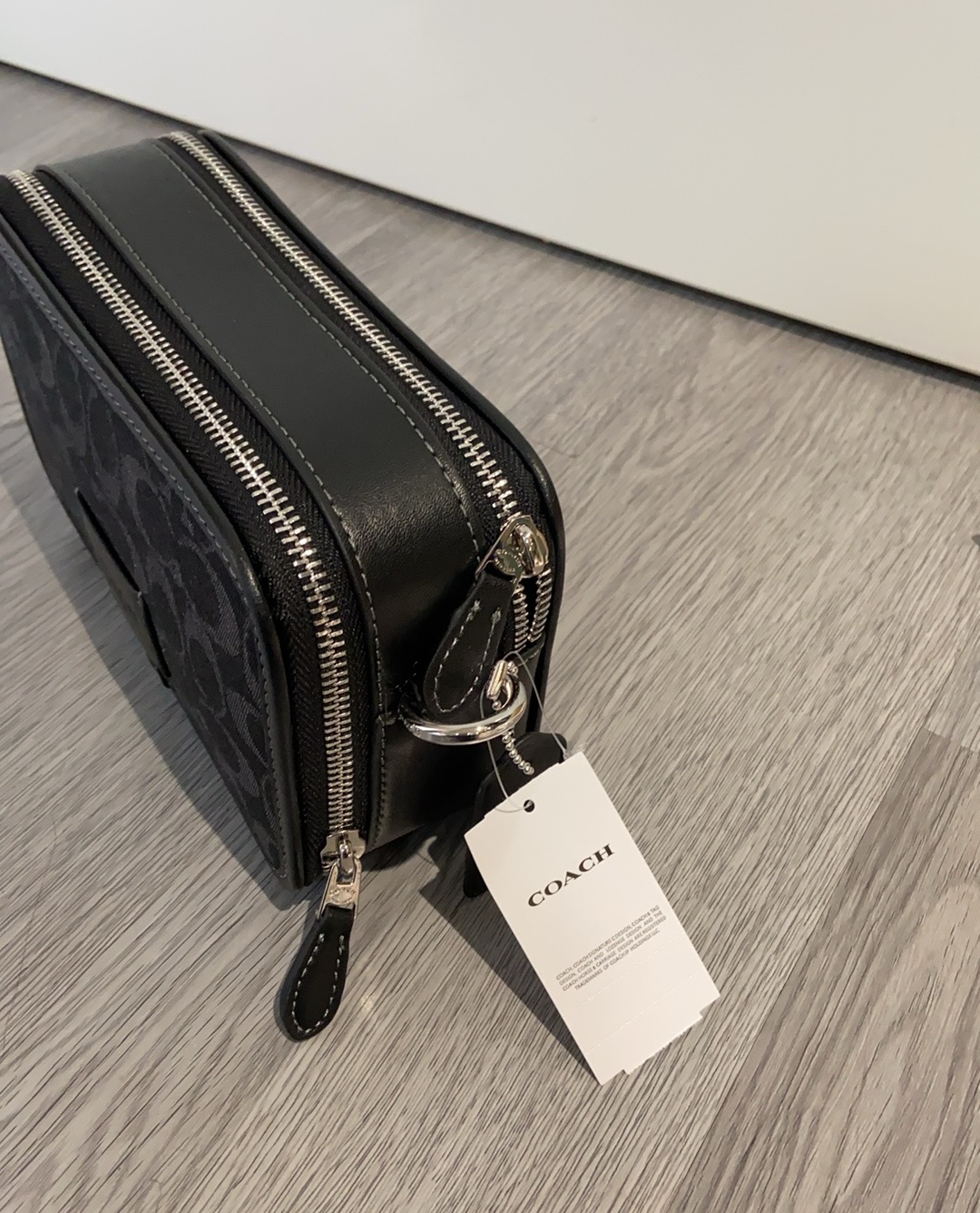 Coach Coach CAJ35 最新款 WYATT 黑色香布蕾CROSSBODY 男款 小包