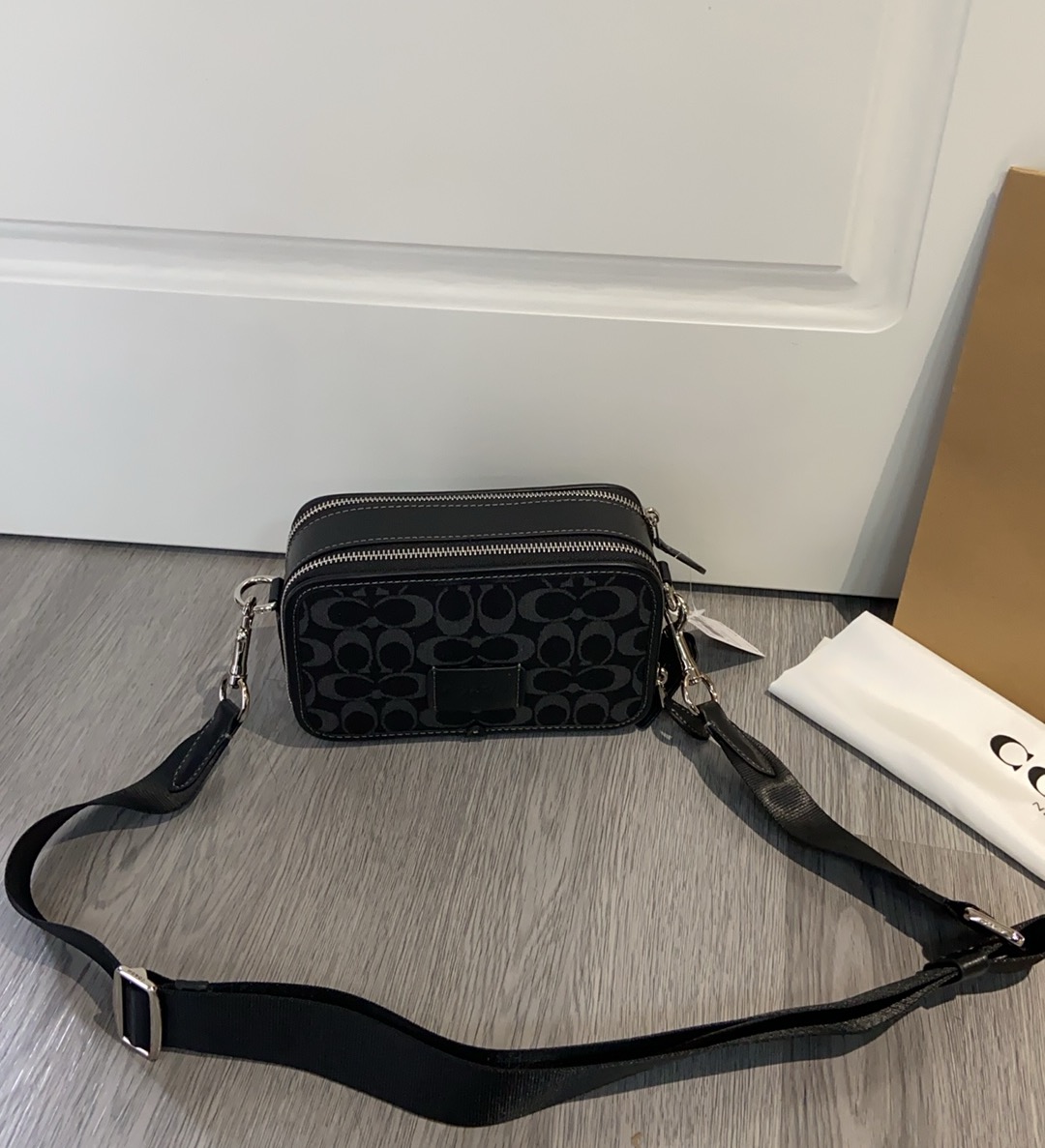 Coach Coach CAJ35 最新款 WYATT 黑色香布蕾CROSSBODY 男款 小包