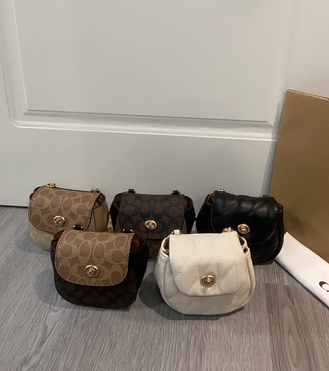 Coach coach tumlock新款CZ018 CZ474老花logo拼色卡包 可可爱爱的链条员8小废包