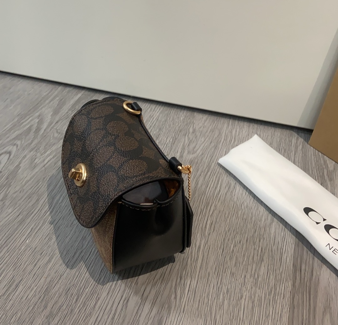 Coach coach tumlock新款CZ018 CZ474老花logo拼色卡包 可可爱爱的链条员8小废包