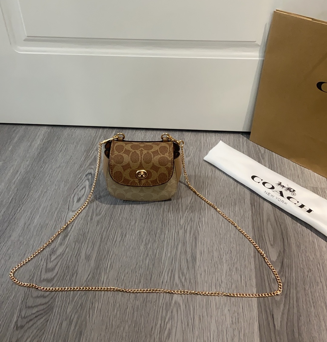 Coach coach tumlock新款CZ018 CZ474老花logo拼色卡包 可可爱爱的链条员8小废包