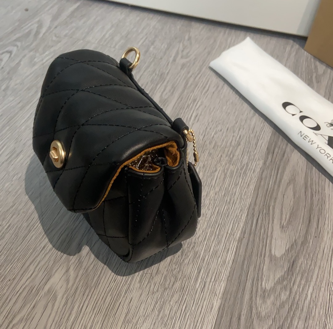 Coach ～ coach tumlock新款CZ018老花logo拼色卡包 可可爱爱的链条员8小废包