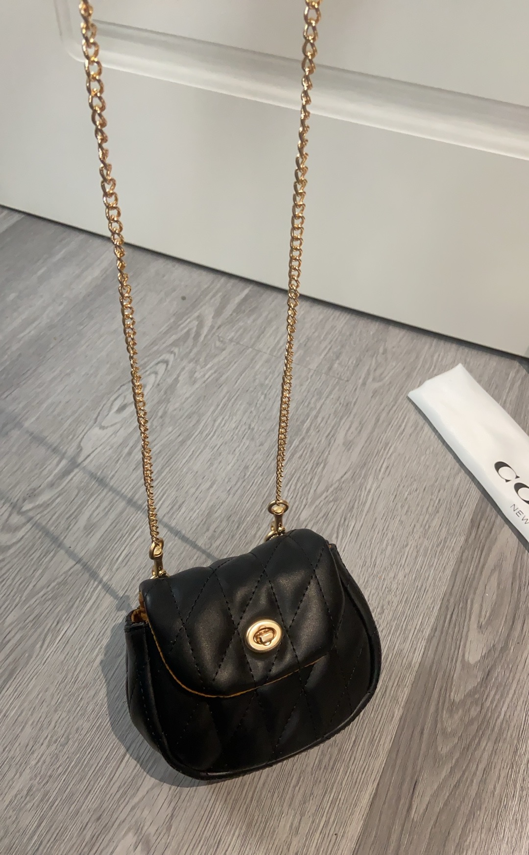 Coach ～ coach tumlock新款CZ018老花logo拼色卡包 可可爱爱的链条员8小废包