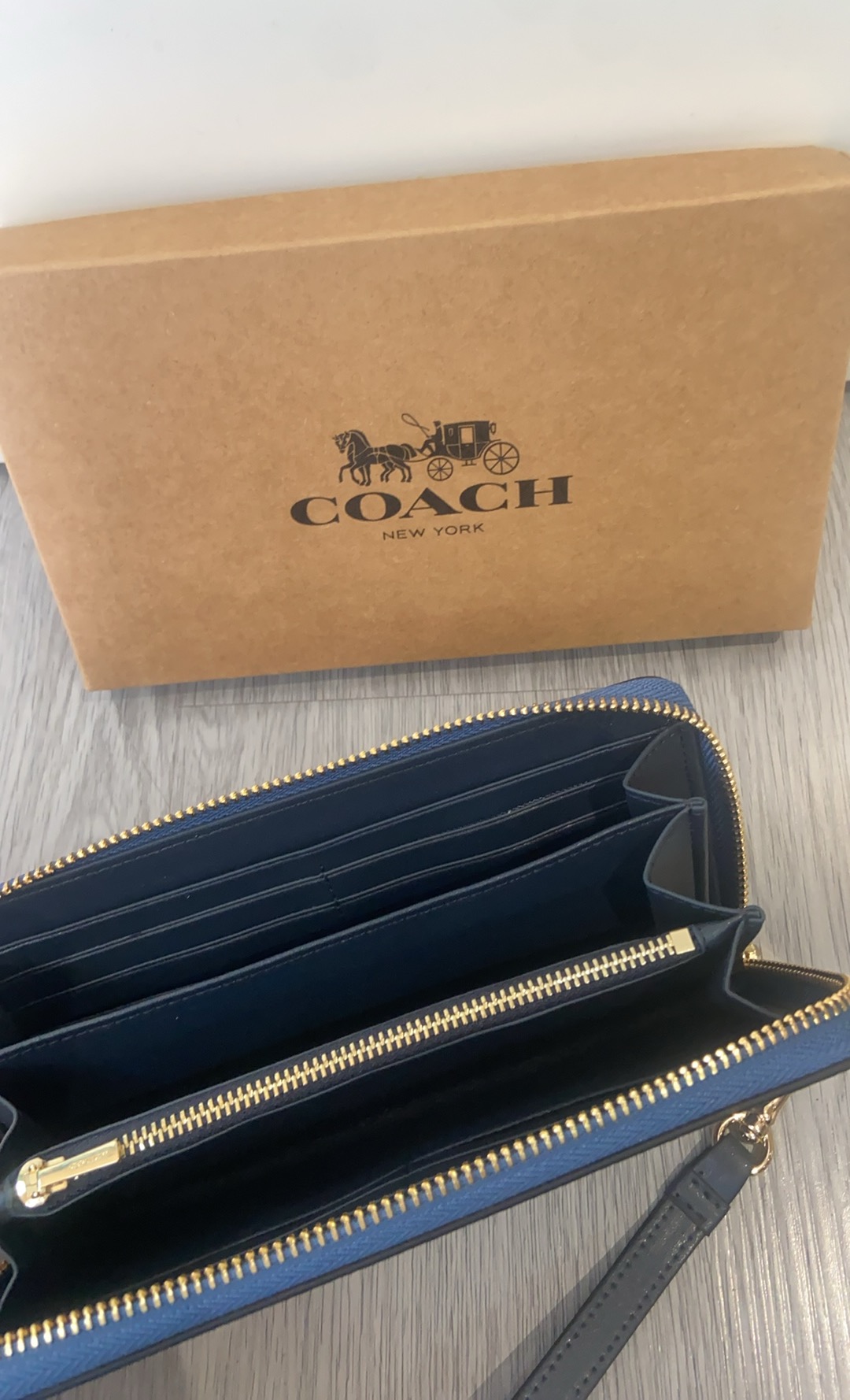 Coach COACH3月新品 CZ328