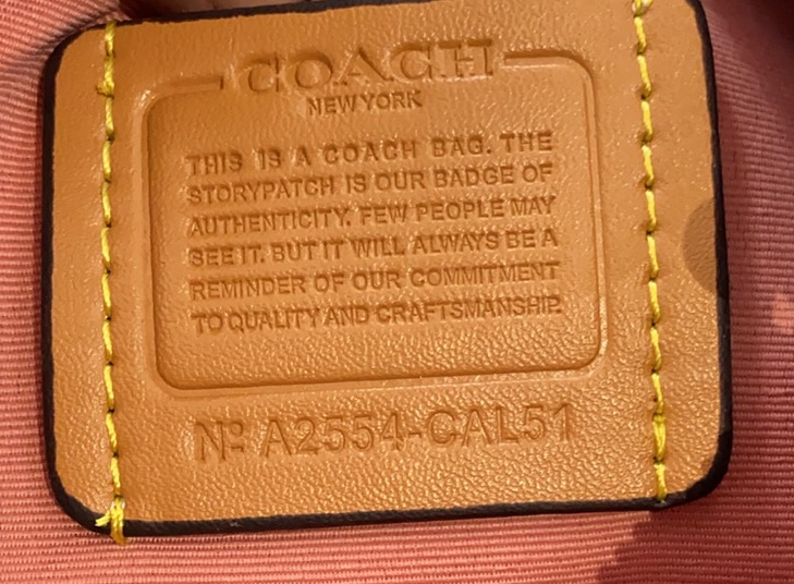 Coach COACH| 4月新品CAL51Teri樱花粉色少女 心春天没有心事，春天只顾花开蔻驰4月新品来啦~