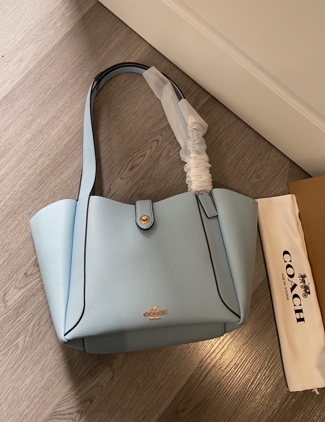 CAL17 Hadley Turnlock Tote - 小柄女性にぴったりな高級感溢れるトートバッグ