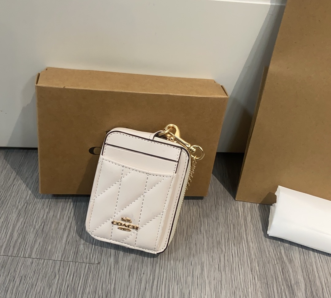 Coach Coach 9月新品 链条小卡包一共12个配色