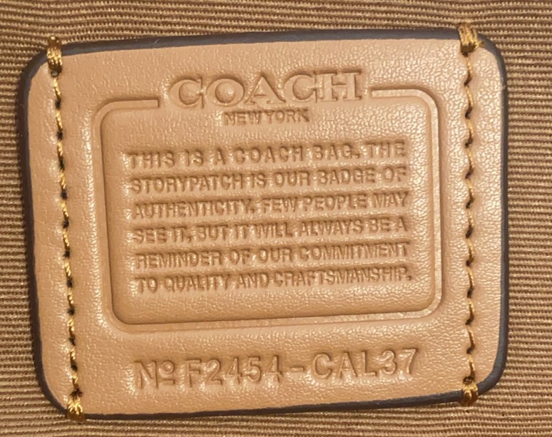 Coach or COACH CAL37五月|独属于Teri的紫蔻驰五月的紫也不能少了Teri紫色真的很有韵味呀赶紧来get同款吧尺寸24cm
