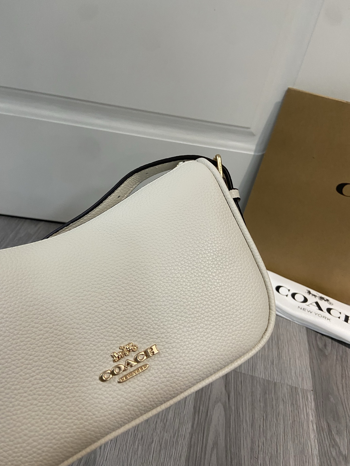 Coach coach2025年6月新品 CY701