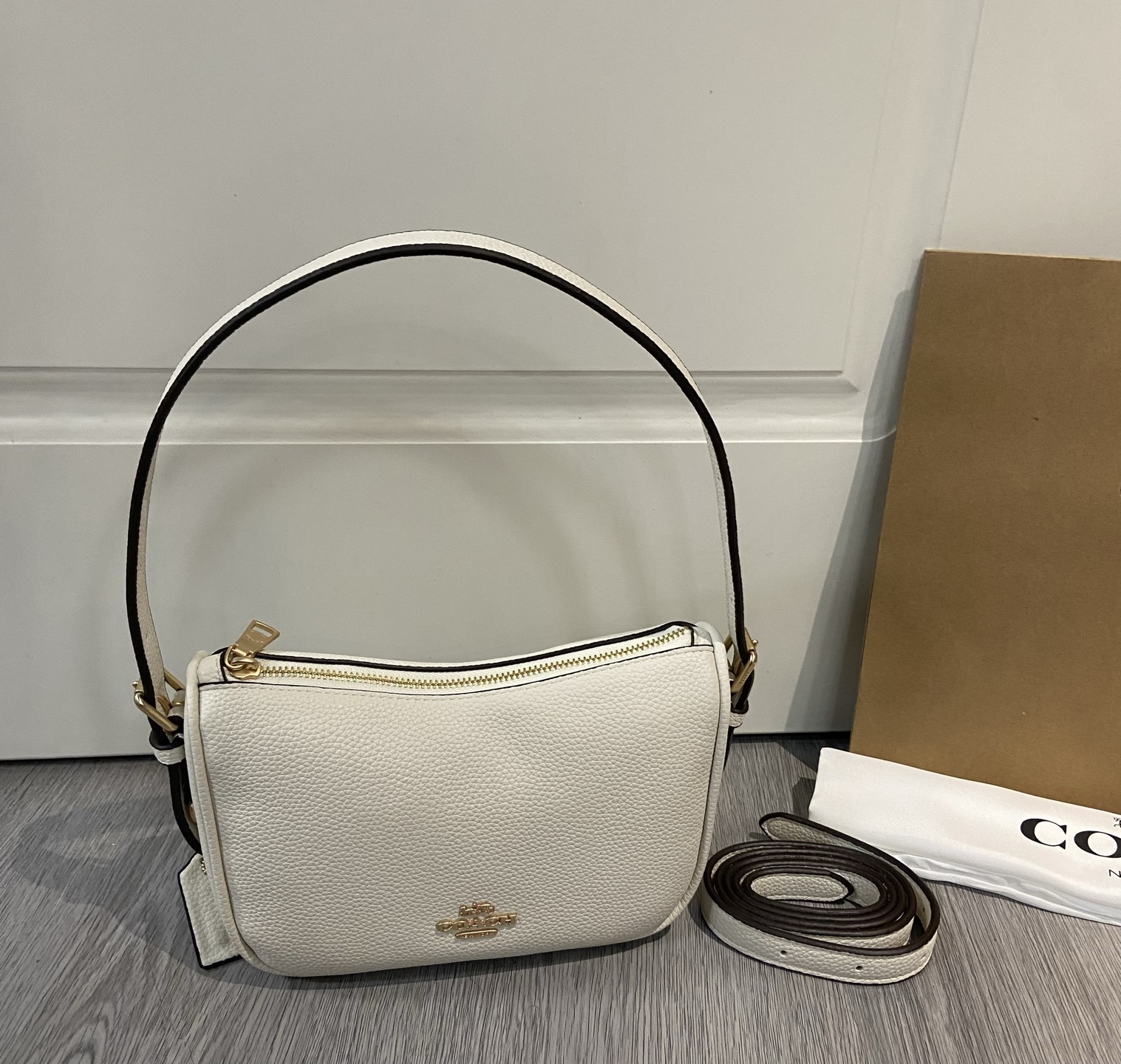 Coach coach2025年6月新品 CY701