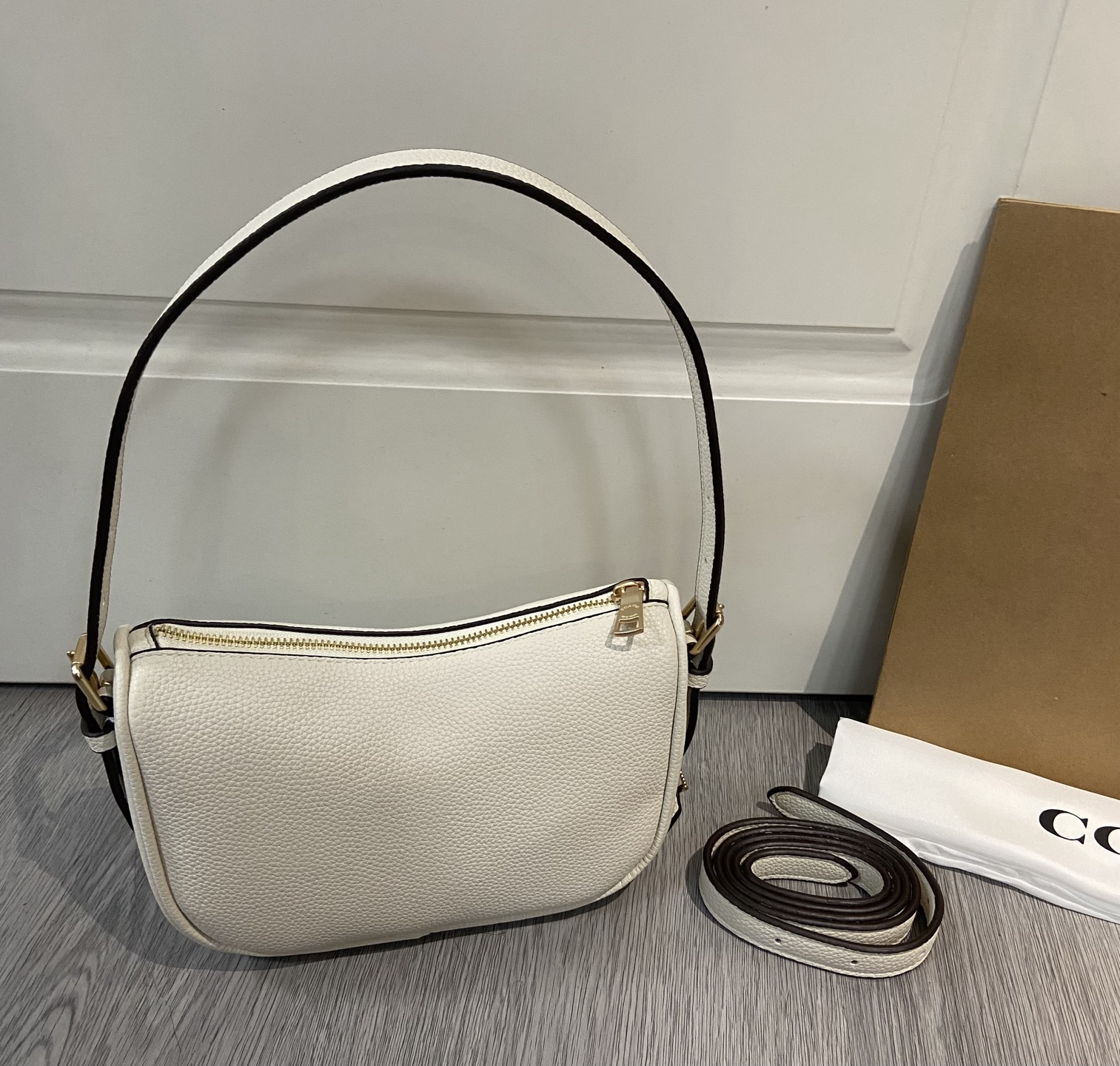 Coach coach2025年6月新品 CY701