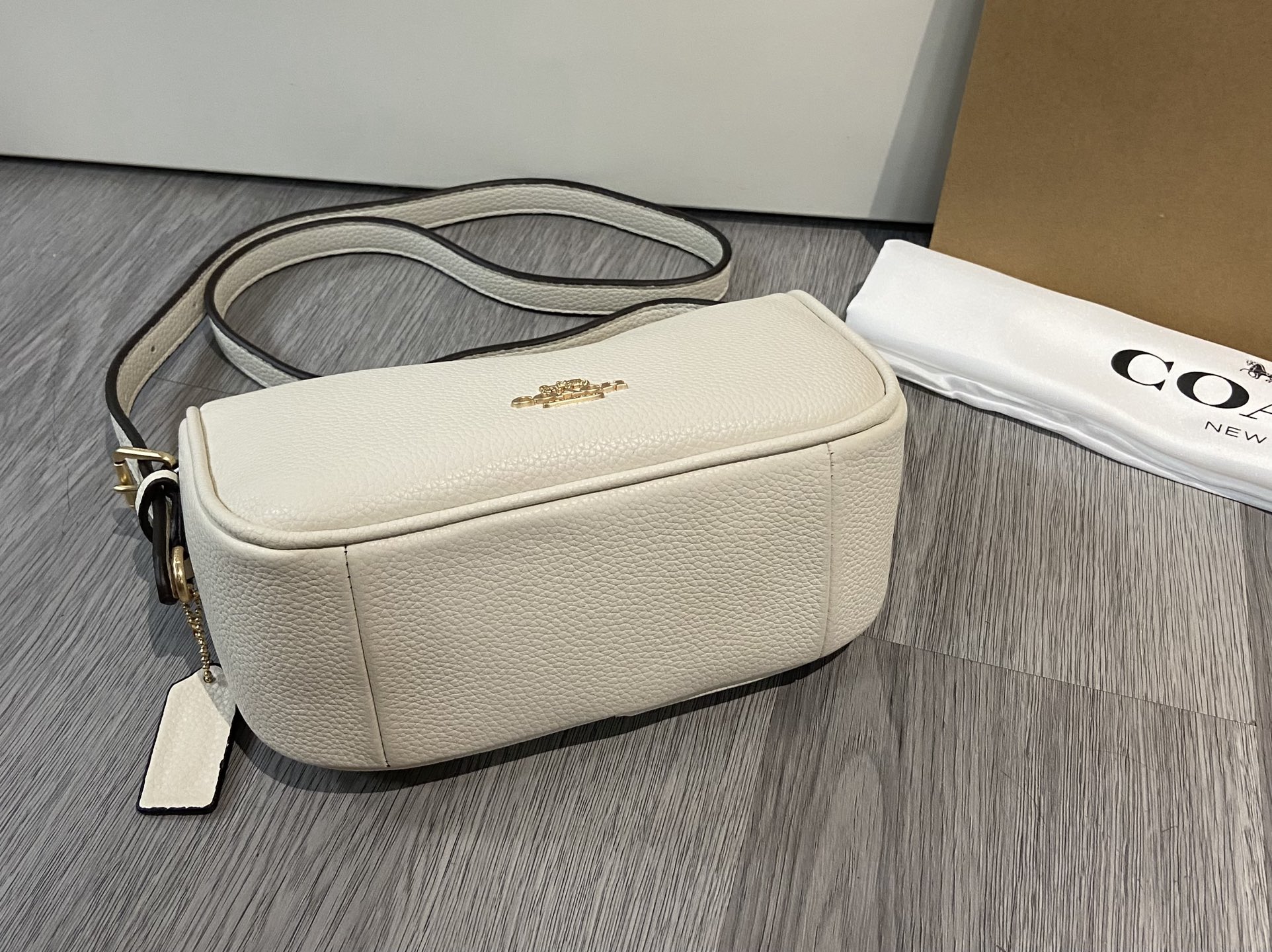 Coach coach2025年6月新品 CY701