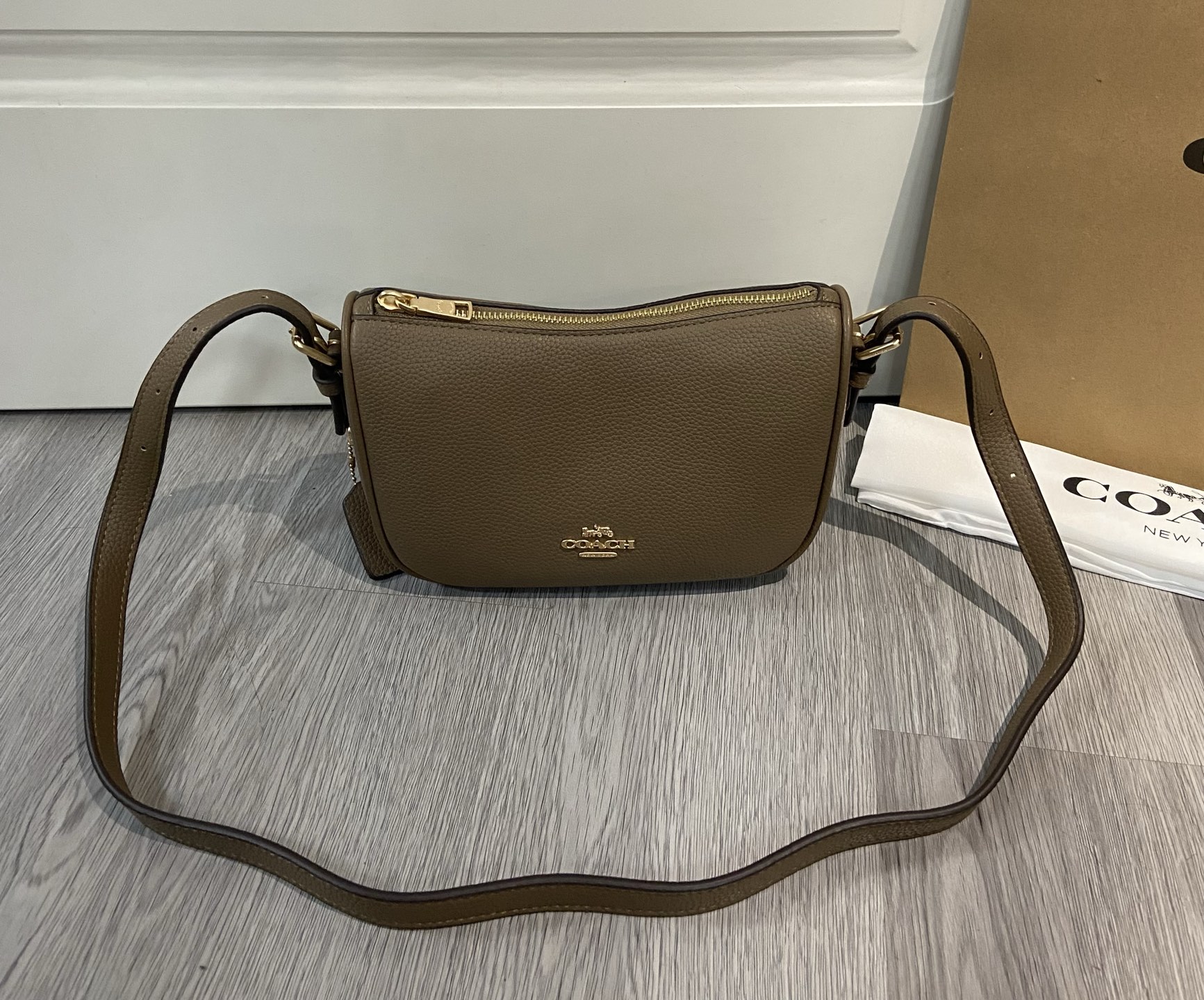 Coach coach2025年6月新品 CY701