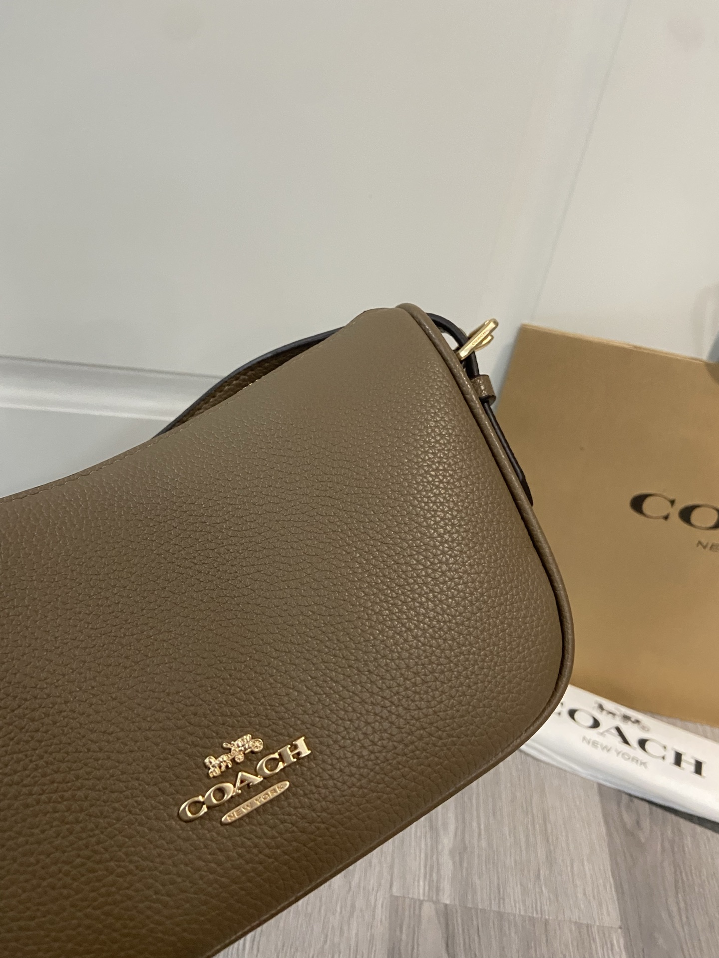 Coach coach2025年6月新品 CY701