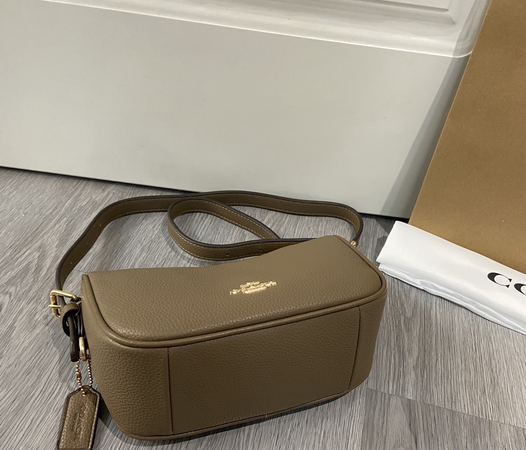 Coach coach2025年6月新品 CY701
