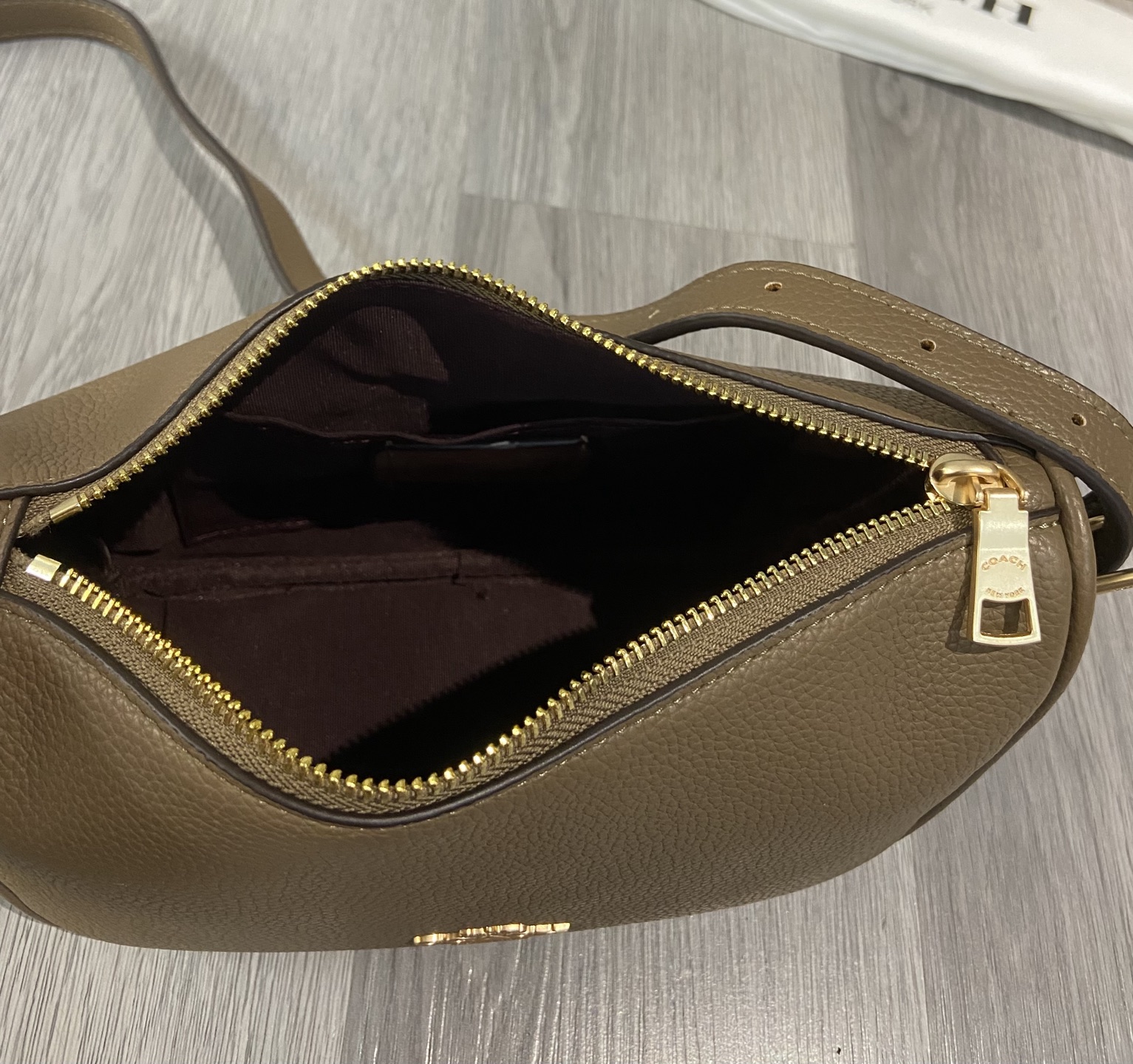 Coach coach2025年6月新品 CY701