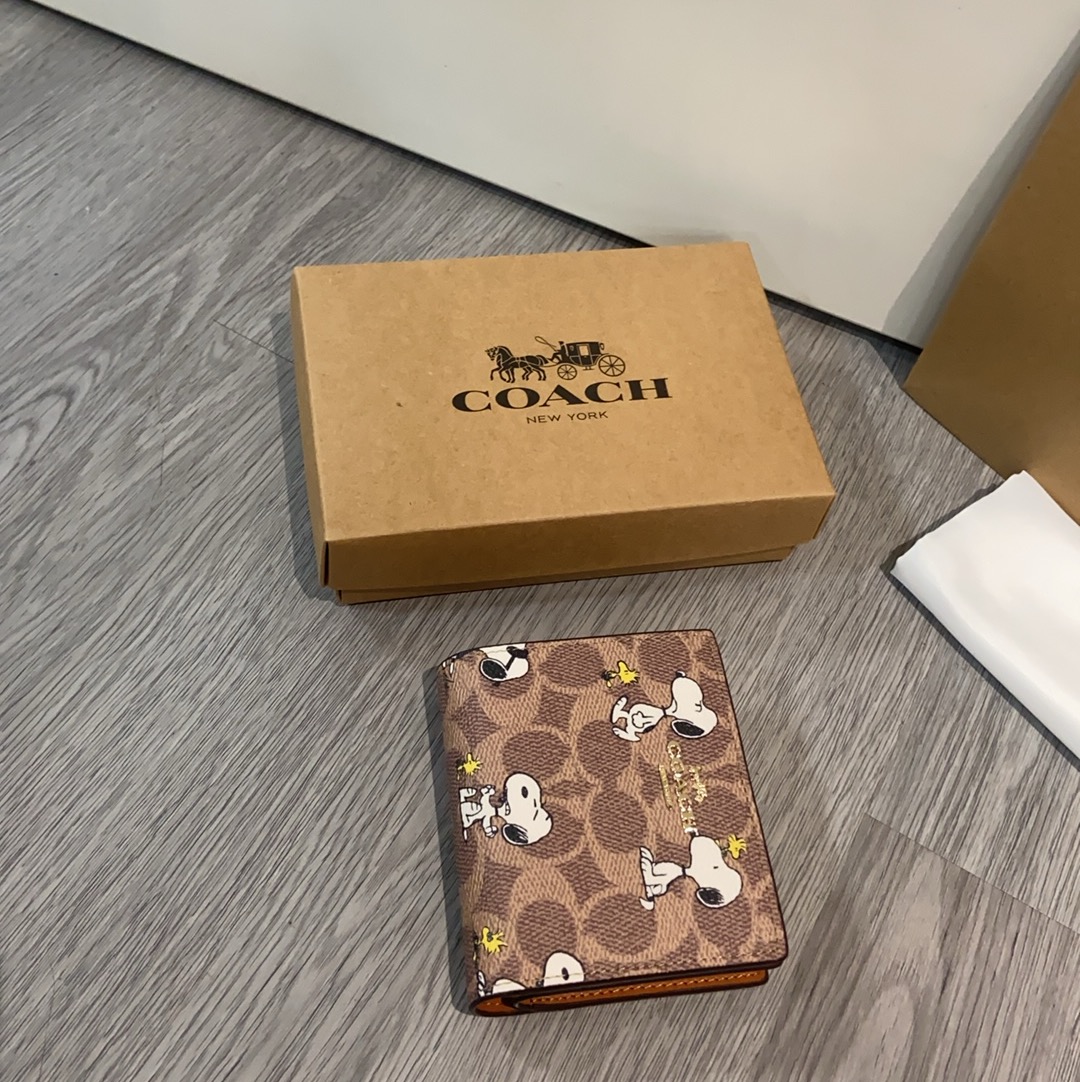 Coach ～ Coachx史努比联名系列太可爱啦CBN32