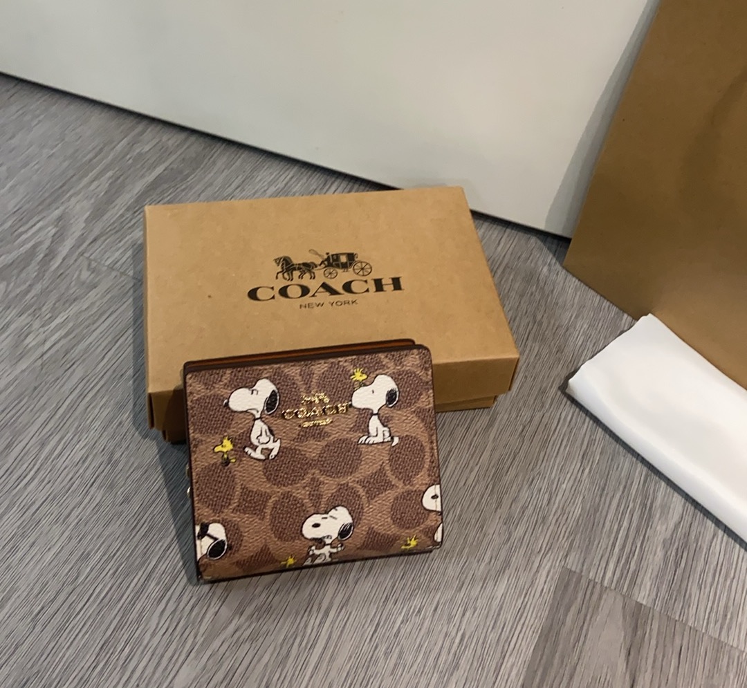 Coach ～ Coachx史努比联名系列太可爱啦CBN32