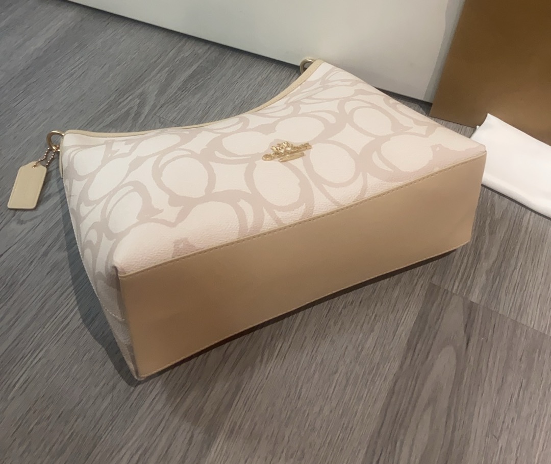Coach COACH 7月新品 CBH57