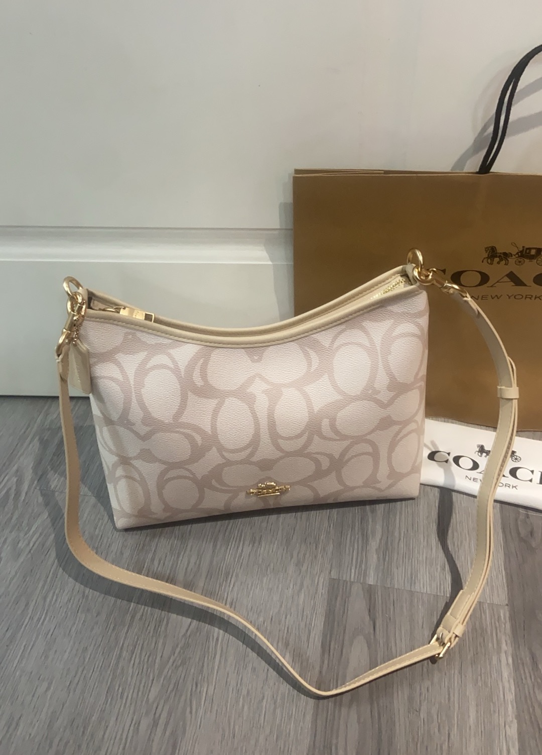 Coach COACH 7月新品 CBH57