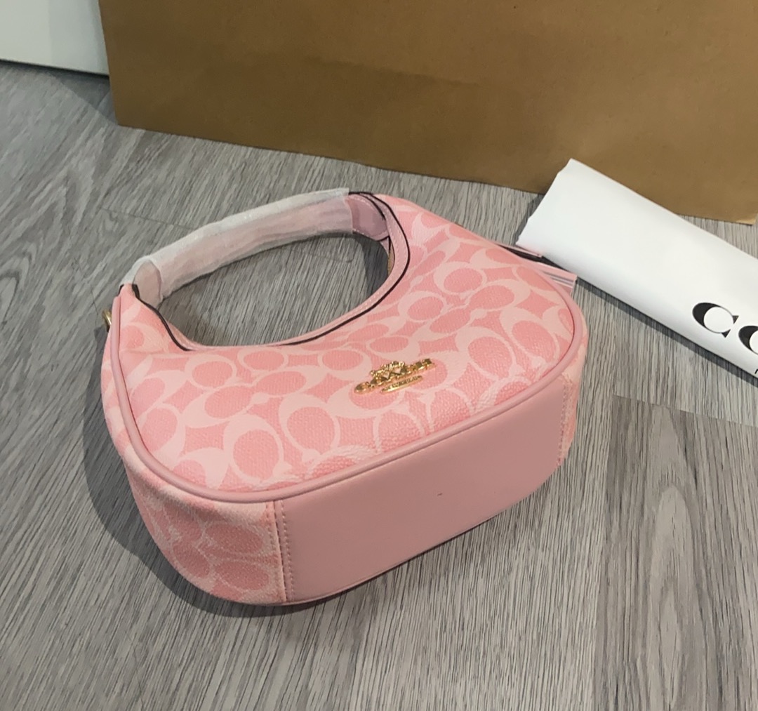 Coach COACH 8月新品CAM83